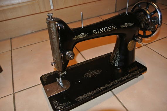 Singer Sewing Machine Accessories and Tools Photo Gallery  Sewing machine  accessories, Sewing machine, Singer sewing machine vintage