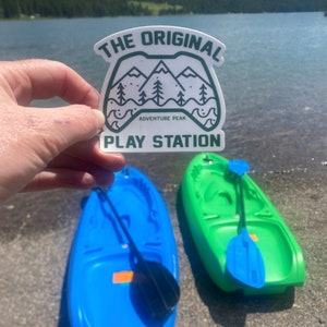 The Original Play Station: pegatina divertida para exteriores, senderismo, camping, pantalla libre, desenchufe, naturaleza, aire libre, Montana, aventura