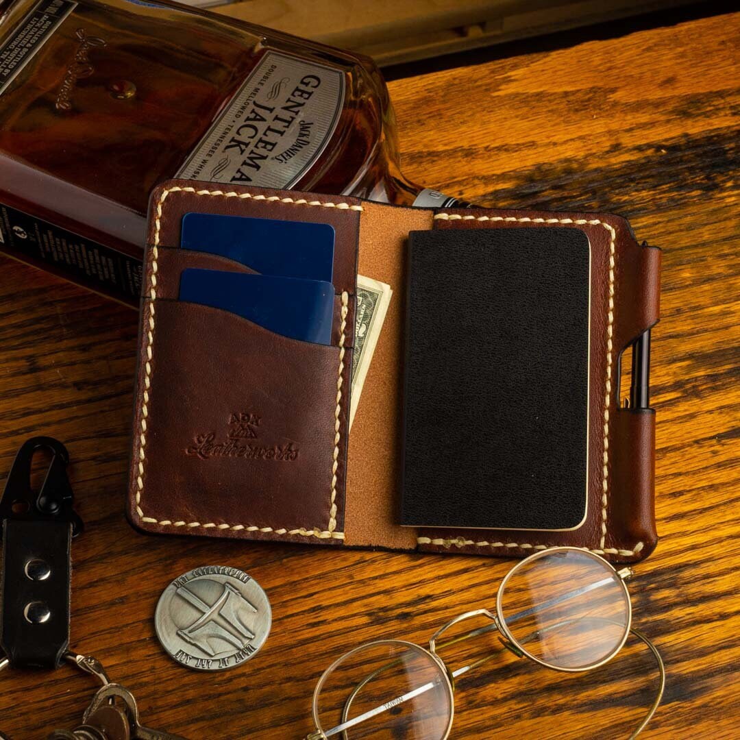 Saranac Wallet With Notebook & Pen 