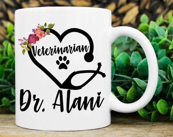 Veterinarian Gift, Christmas Gift for Veterinarian, Custom Veterinarian Mug, Veterinarian Appreciation Week, Personalized Veterinarian Gift