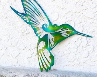 Colibrì in metallo giallo e verde tagliato al laser, Colibrì, Arte murale in metallo, Decorazione murale in metallo, Arazzo da parete in metallo, Arte da giardino, Arte del colibrì