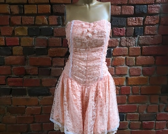 1980s Prom Dress in Salmon Pink Lace with Fitted Elastic Bodice, Boning, Drop Wait, and Full Tulle Skirt 1998