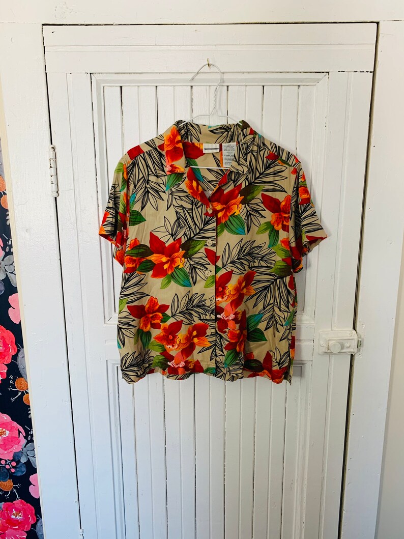 Fantastic Party Shirt by White Stag womens large tan orange yellow flower collared short sleeve button up oxford top tunic floral all over