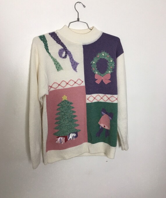 80er Pastell Weihnachten Pullover Frauen großes Licht lila rosa gestrickten oben lange Ärmel Pullover oben hässlich Jahrgang Zenith Kranz Xmas 80er Pastell Weihnachten Pullover Frauen großes Licht lila rosa gestrickten oben lange Ärmel Pullover oben hässlich Jahrgang Zenith Kranz Xmas