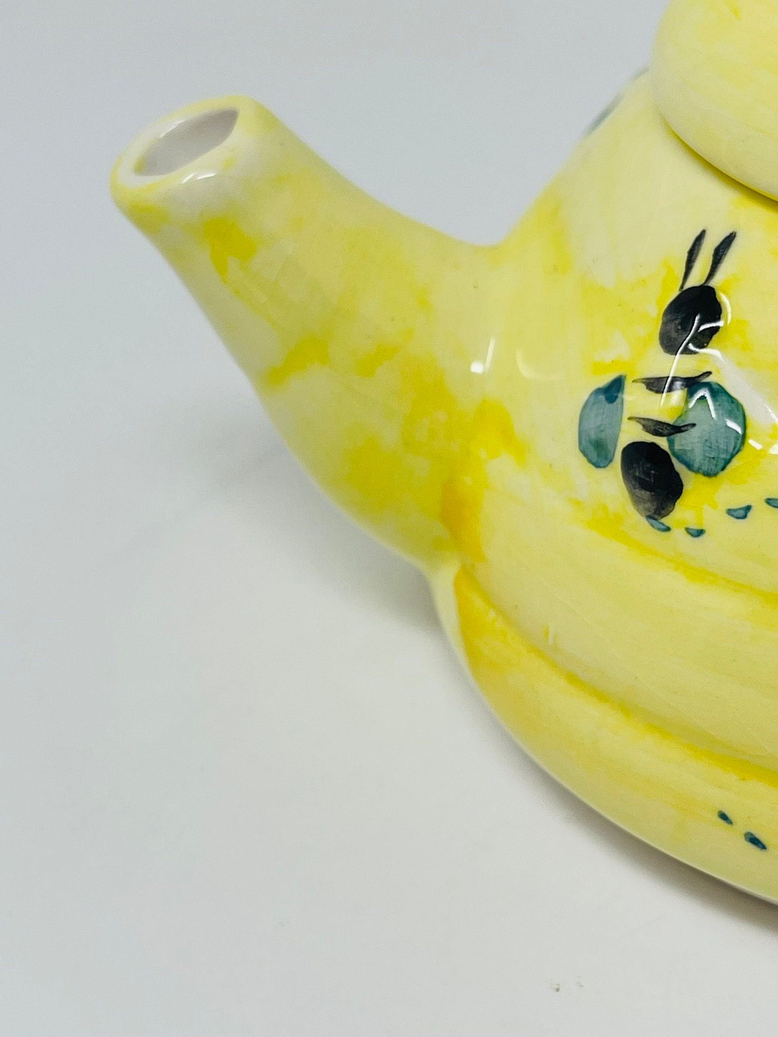 Ceramic Honey Bee Teapot Vintage Beehive Teapot Shabby Etsy