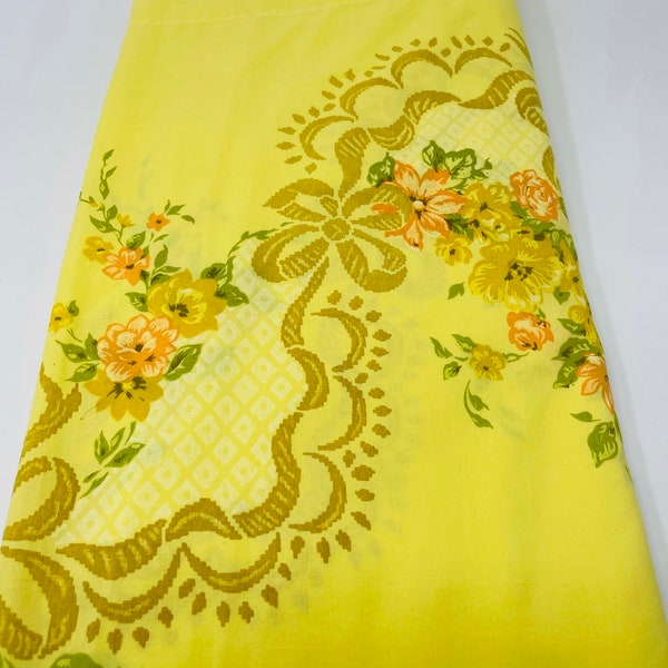 Vintage Full Flat Sheet - Full Top Flat Sheet - Farmhouse Decor - JcPenney Fashion Manor Sheet - Vintage Floral Fabric - Yellow Roses Sheet