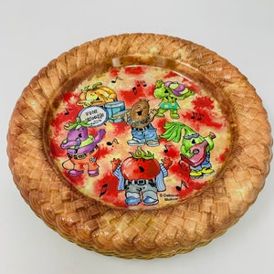 Round Pizza Plates - RETRO Pizza Snack Plates - ULLMAN Trays, Plastic Plates - Multiple Available - Vintage Pizza Platters - Deborah Mallow