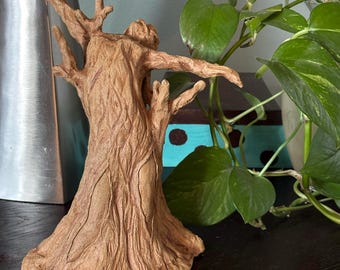 Goddess of fortitude, figurine, strong and resilient