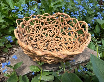 Grande fruttiera in ceramica, ciotole impilabili, cesto di frutta