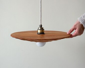 天然杉材ペンダント照明 彫刻シーリングランプ 吊り下げライト