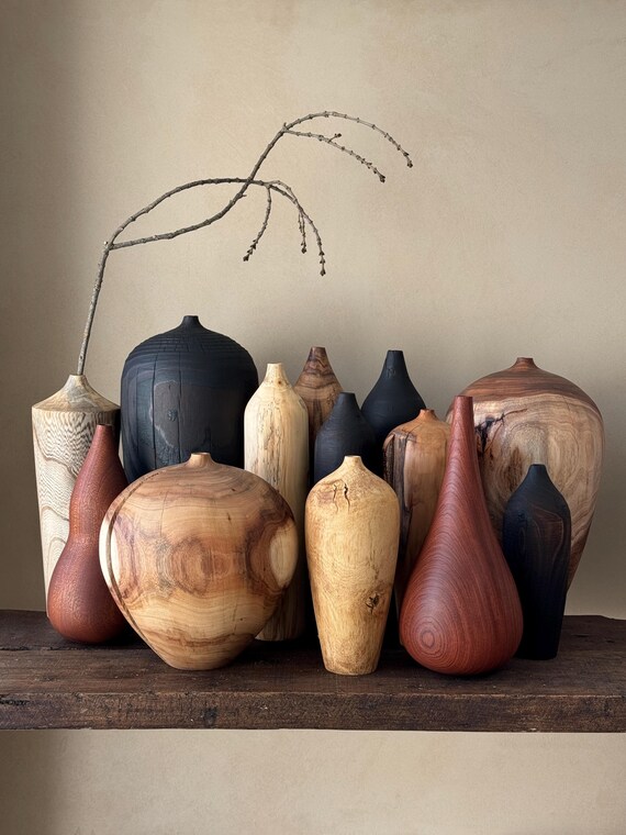Extra große, einzigartige Holzvase, minimalistische Dekovase aus Holz, Regalaccessoire, Wabi-Sabi-Stil, Japandi-Stil