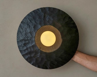 Iluminación de pared de madera negra, Sconce de escultura, Lámpara montada en la pared, Luz natural, Hecho a mano, Japandi, Diseño minimalista