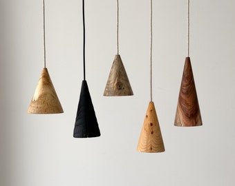 Natürliche Holz-Pendelleuchte, Skulptur-Deckenlampe, Hängeleuchte, natürlicher moderner Kronleuchter, handgefertigt, Japandi, minimalistisches Design