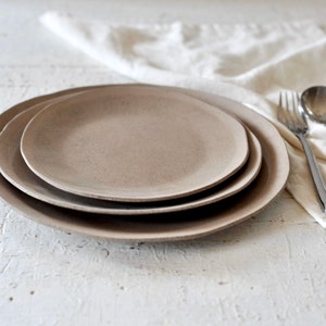 Ceramic plates set, 3 gray pieces