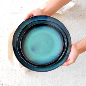 Ceramic plates set, 3 blue pieces