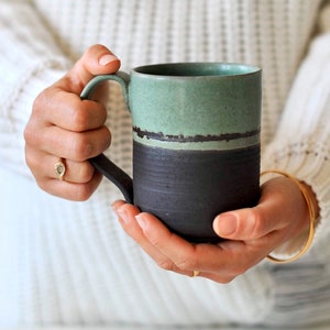 Ceramic mug green and black