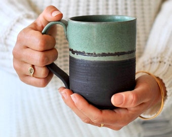 Ceramic mug green and black