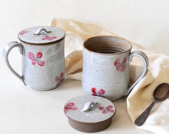 Rustic pottery mug with lid