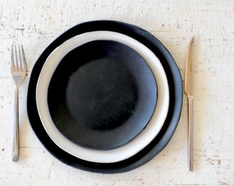 Ceramic plates set, 3 black and white pieces