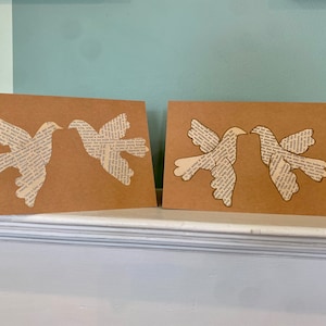 Carte Love Birds : Mariage / Anniversaire / Saint Valentin / Amour / Colombes / Oiseaux / fait main / livre vintage / bibliothèque
