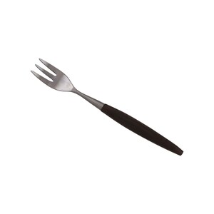 Op de afbeelding: Een roestvrijstalen vork met drie tanden en een donkerbruin houten handvat. De vork is ontworpen om mee te serveren en te eten. De handgreep is donkerbruin.