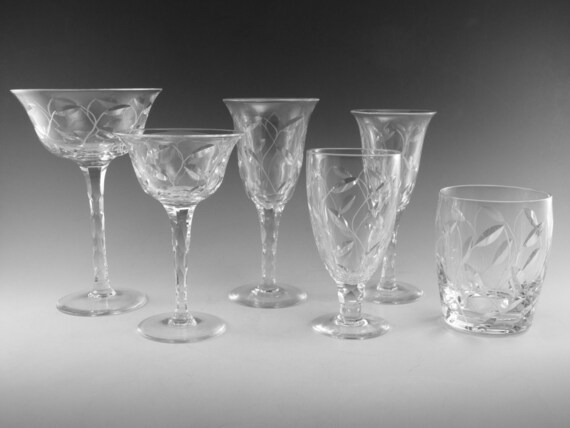Buy TUDOR Crystal - Des. C Farquharson - LEAF Cut - Wine