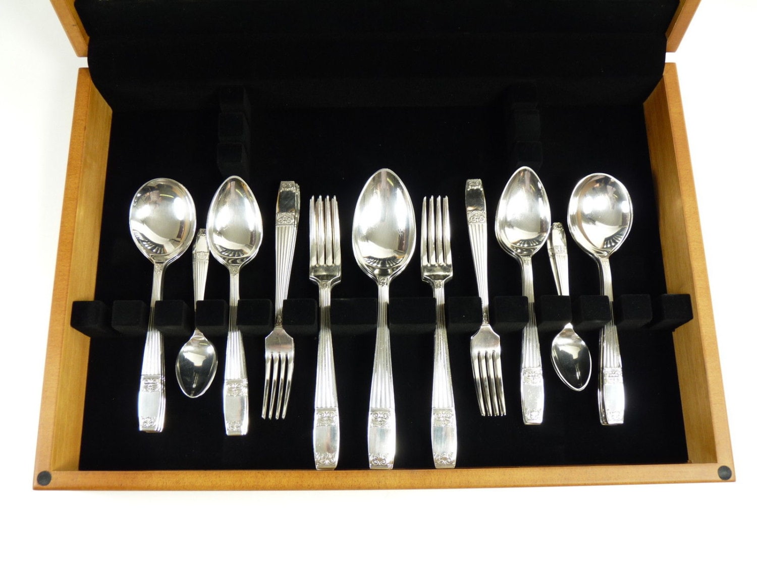ELKINGTON Cutlery - WESTMINSTER Pattern - 46 Piece Canteen Set for