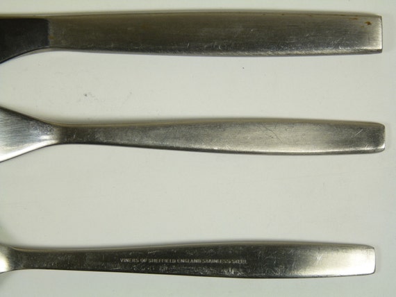 VINERS Cutlery 8 1/2" CHELSEA Steel Pattern Fruit Serving Spoon / Spoons