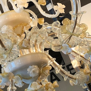 Flowers or leaf , in Murano blown glass, spare parts for Venini chandeliers, with broken pieces, gold dust and transparent color