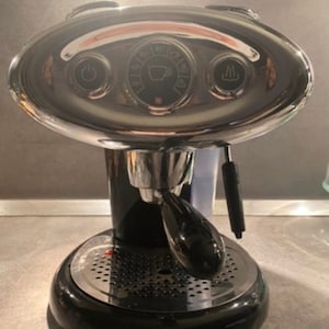 Máquina de café expresso e capuccino