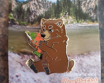 1.75&quot; Bear with Salmon &quot;A Grade&quot; Enamel Pin