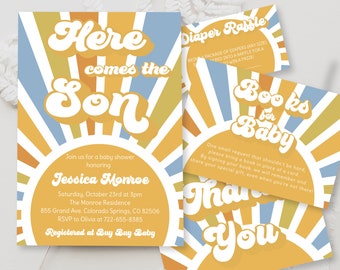 Può includere: Un invito a un baby shower con un designo retrò a raggi di sole in tonalità di giallo, arancione e blu. Il testo recita "Here comes the Son" e include i dettagli dell'evento, tra cui il nome del festeggiato, la data, l'ora, il luogo e le informazioni di RSVP. L'invito include anche una nota sul registro presso Buy Buy Baby.