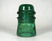 nice GREEN Hemingray No 16 insulator, HEMINGRAY insulator, cd 121 insulator, Muncie Indiana, telephone insulator, old insulator, Green glass