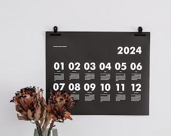 Minimalistischer schwarzer Wandkalender 2024 von kajastef (quer)