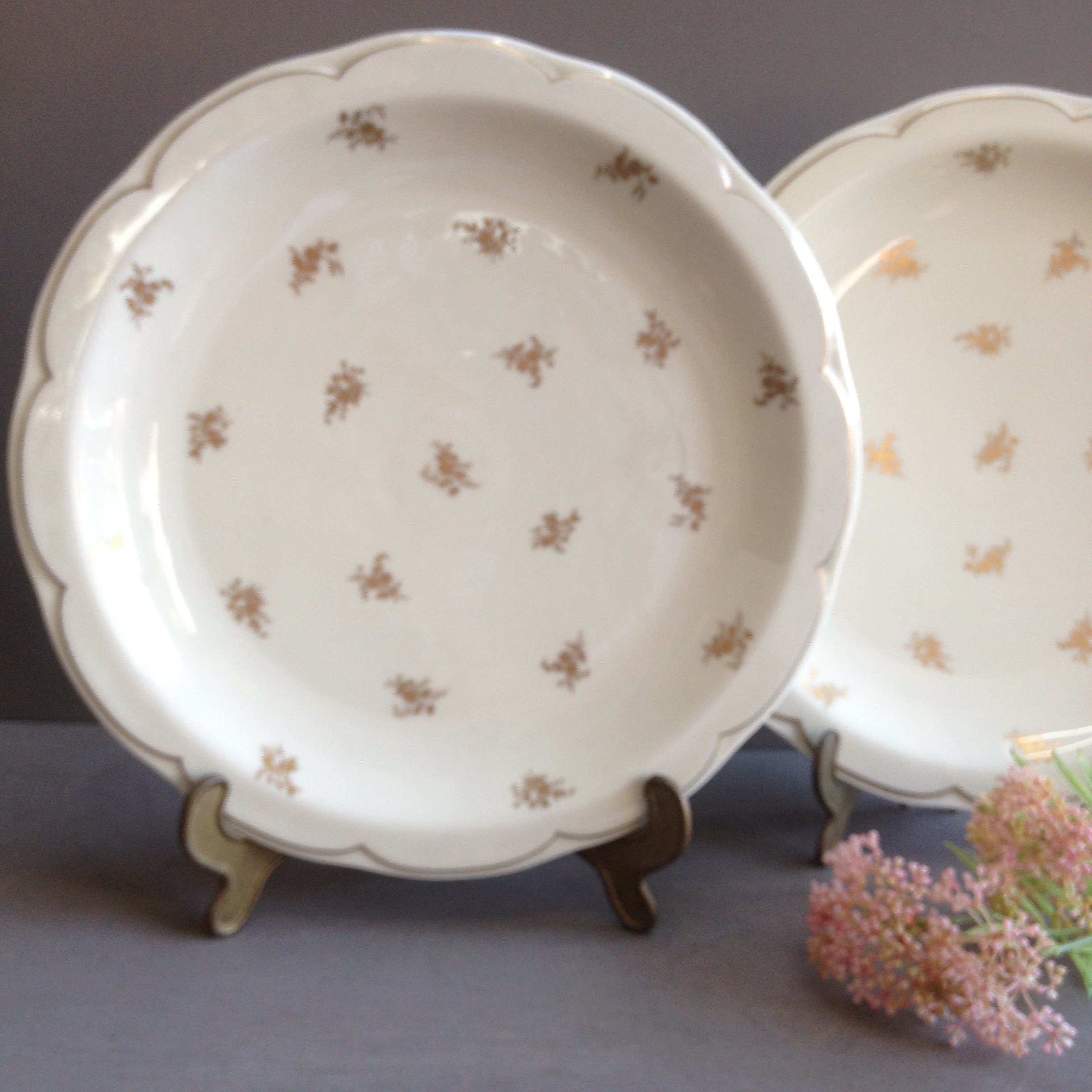 1 Plat Rond Signé Haviland Décor de Fleur Dorées sur Fond Crème. Plat Service en Porcelaine Limoges 