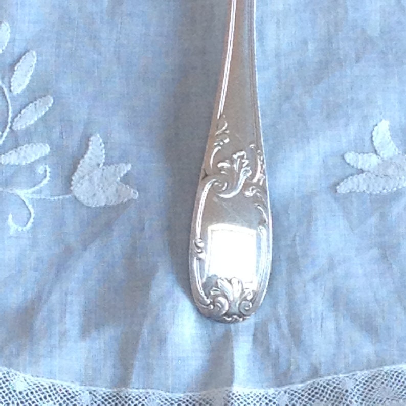 Rococo spoon Foliage and leaves chiseled trim French vintage silver plated dessert spoon