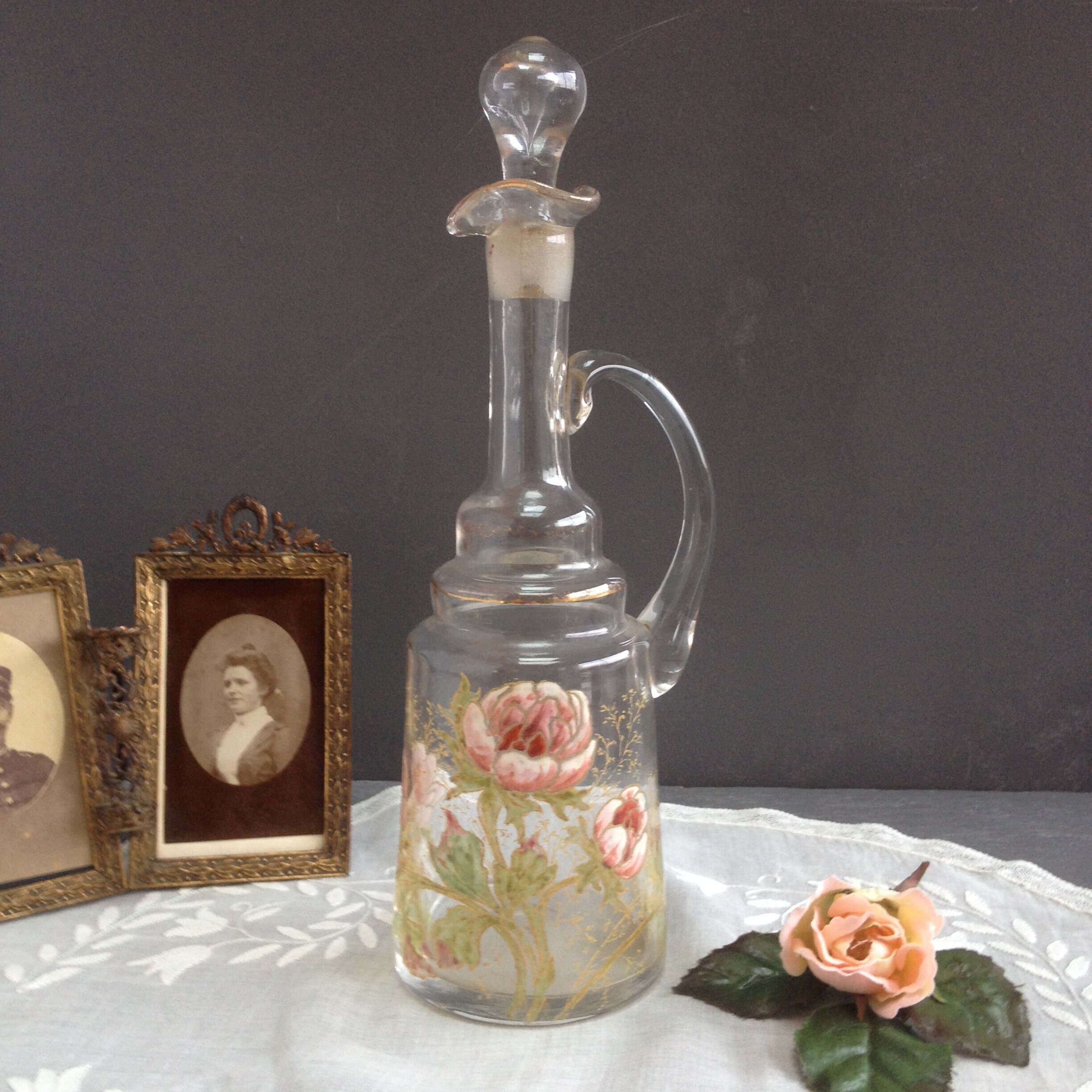 Carafe en Verre Émaillé de F.-T. Legras Décor Pivoine. Carafe Français Ancienne Soufflé Fleurs. 1900