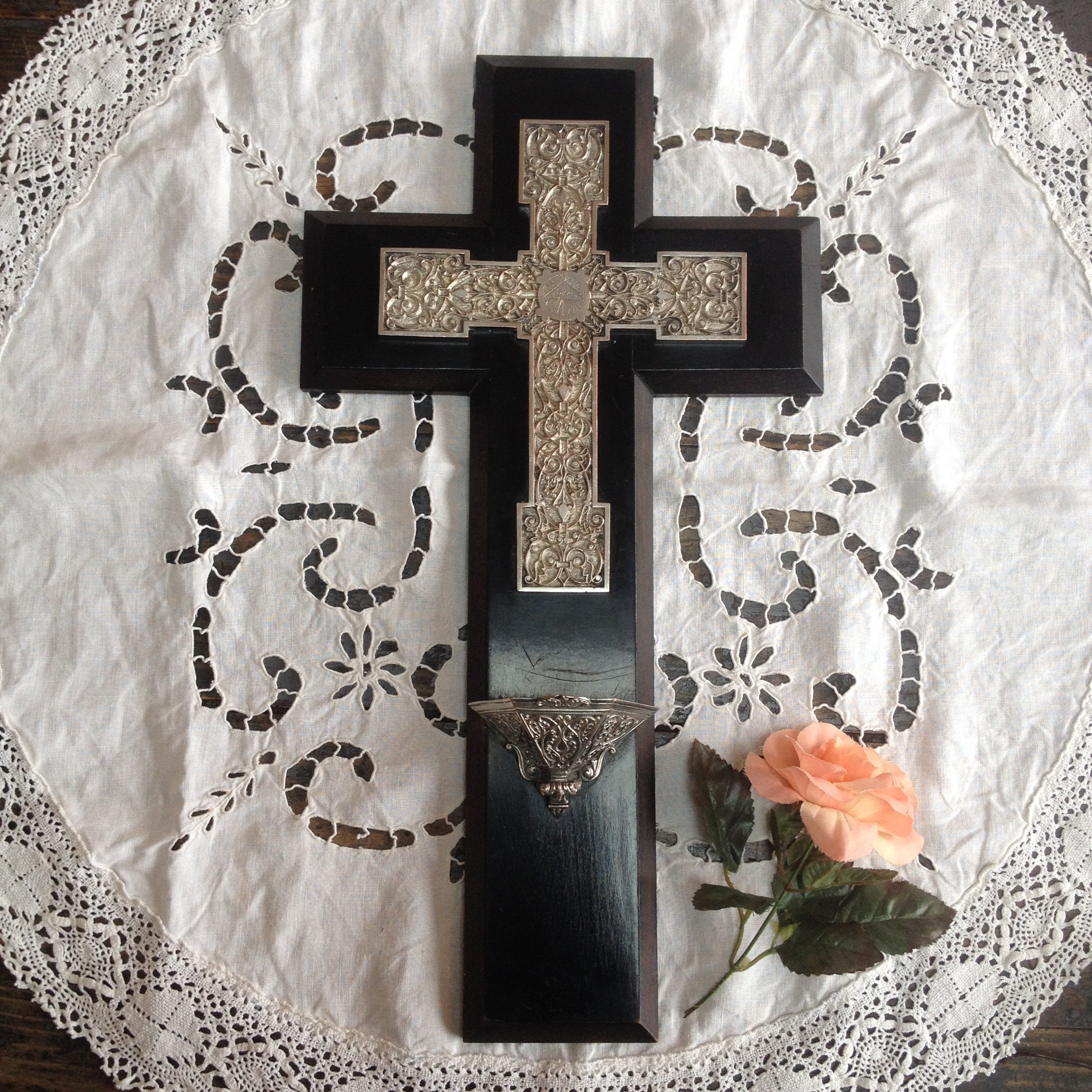 Grand Crucifix Français Signé L. Oudry en Bois Noirci et Métal Argenté Ciselé Époque Fin 19Ème. Croi