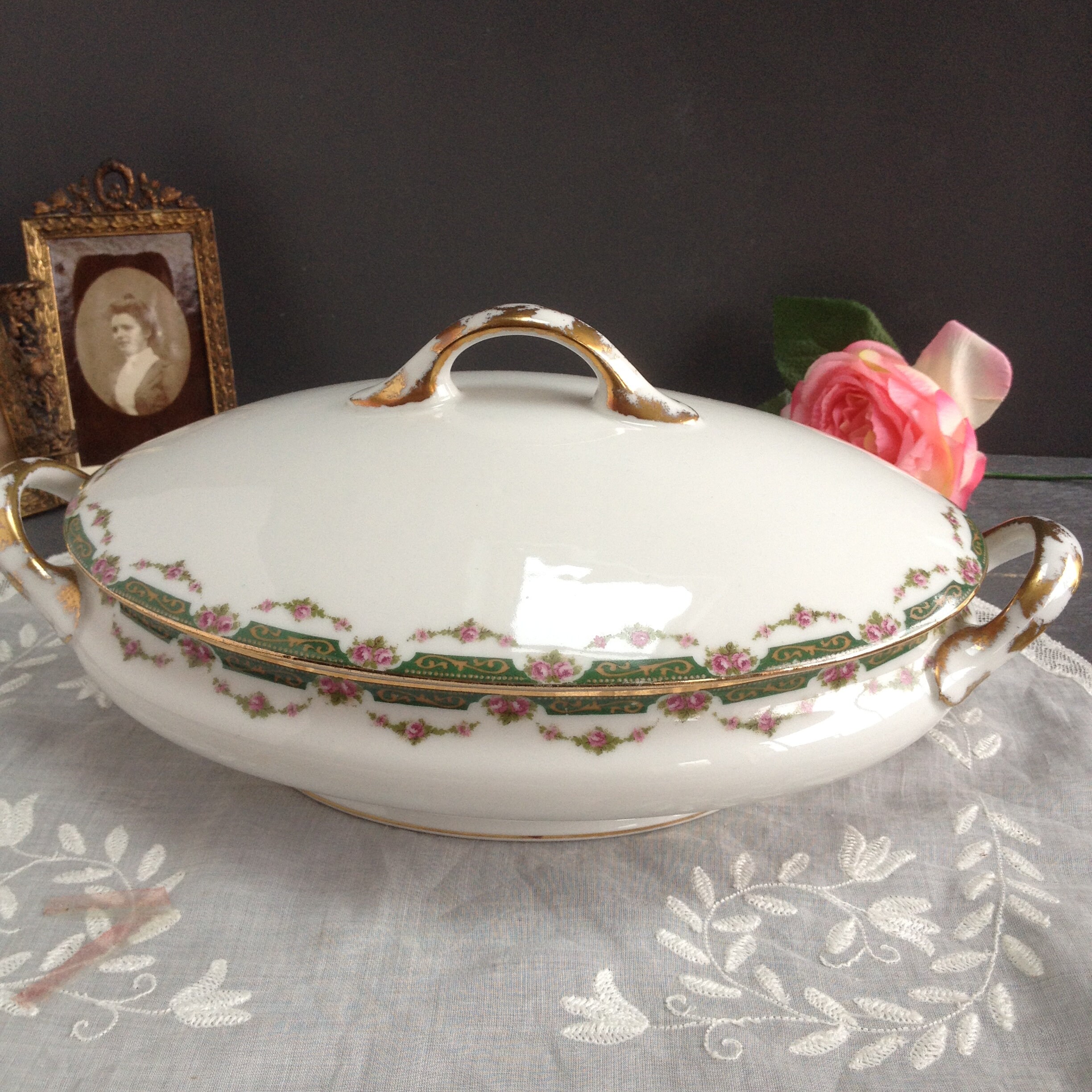 Ancien Légumier En Porcelaine