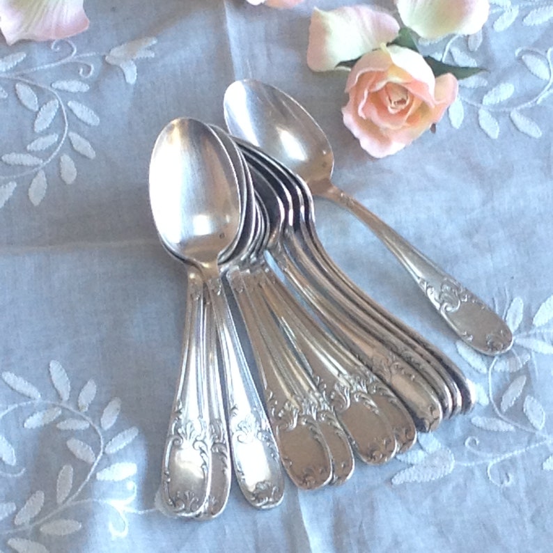 Rococo spoon Foliage and leaves chiseled trim French vintage silver plated dessert spoon