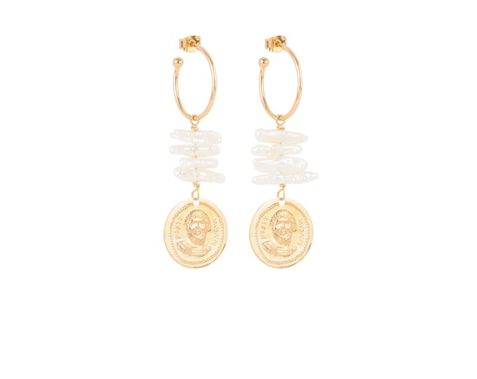 Hoop earrings decorated with an greek inspiration medal and baroque mother-of-pearl tubes