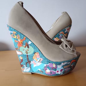 Alicja w Krainie Czarów buty na wysokim obcasie koturny rozmiar UK 6/39