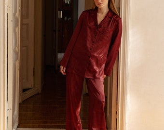 Red Pure Silk Pajama Set for Women: Sleepwear Silk Blouse and Pants