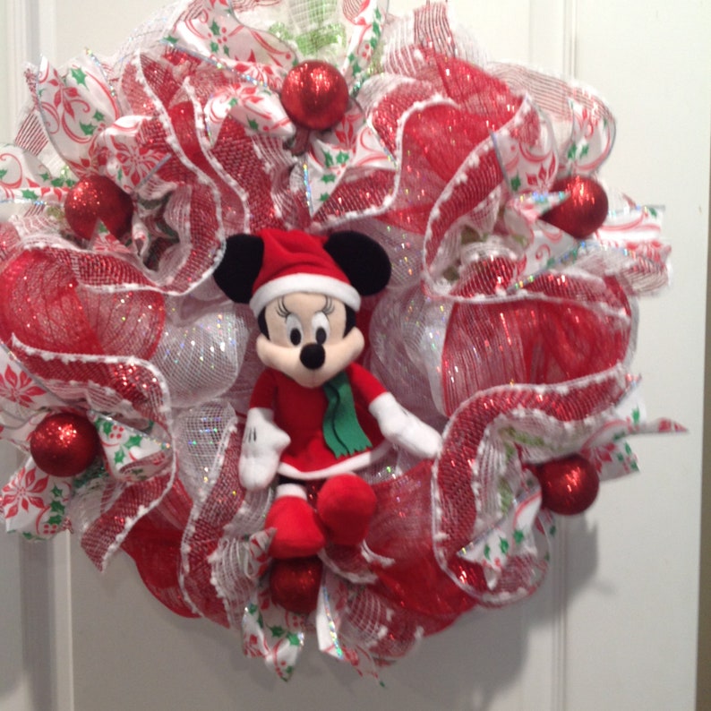 Disney Minnie Mouse Christmas Wreath