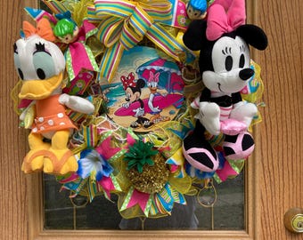 Whimsical Minnie & Daisy Duck Summer Beach Wreath – Disney-Inspired Tropical Door Decor