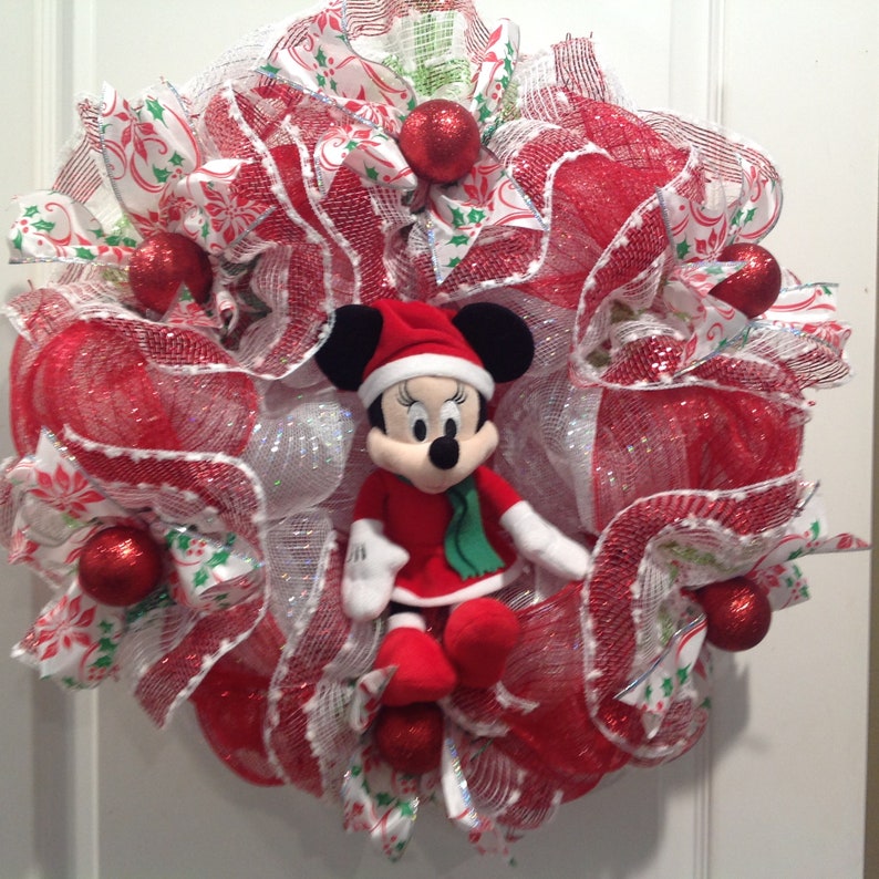 Disney Minnie Mouse Christmas Wreath