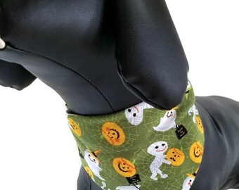 Dog bandana, slip over the collar, medium, dog accessories, Halloween, green phantoms and pumpkins, bandana for dogs, reversible dog scarf