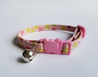 Unique cat collar, cat furniture, safety breakaway buckle, adjustable collar for cat, pink flowers motifs, cat lover gift, gift for cats