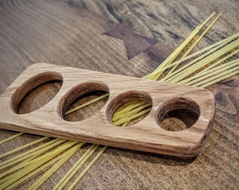 Spaghetti fatti a mano pasta spaghetti quercia strumento di misura