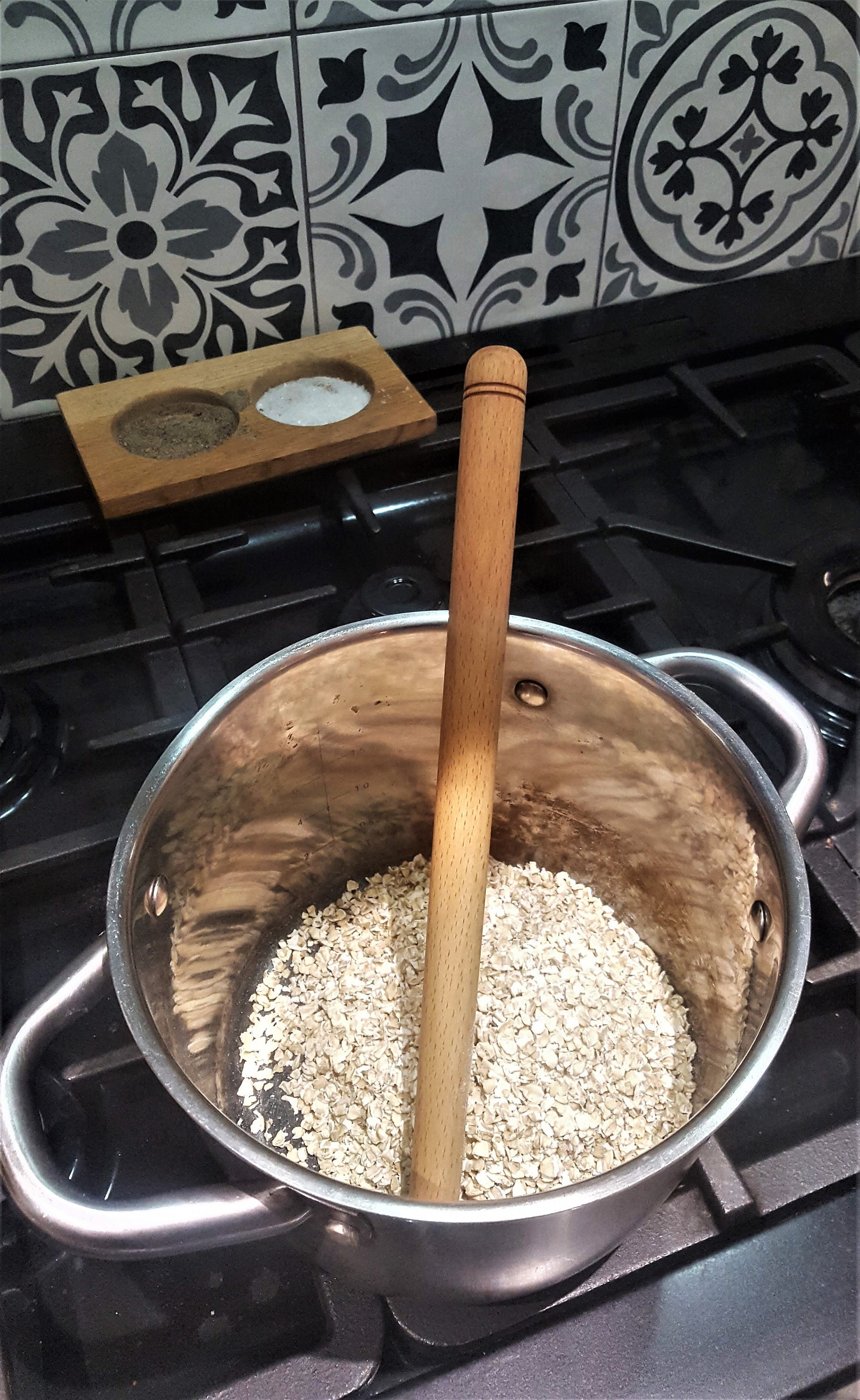 Hannella Silicone Spurtle Porridge Stirrer, 4 PCS Spurtles Kitchen Tool,  Black Color Spurtle, Set Co…See more Hannella Silicone Spurtle Porridge